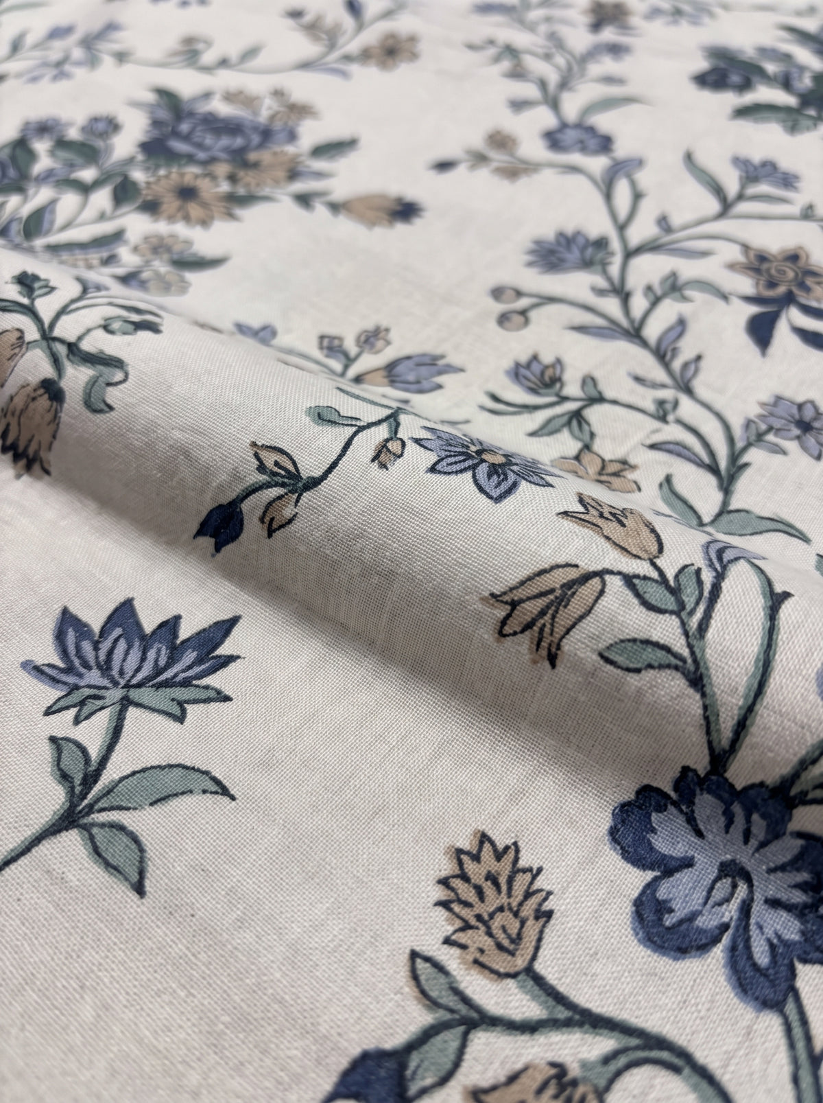 OLIVE HOME Cream Blue Floral Vine Cotton King Size Fitted Bedsheet Set