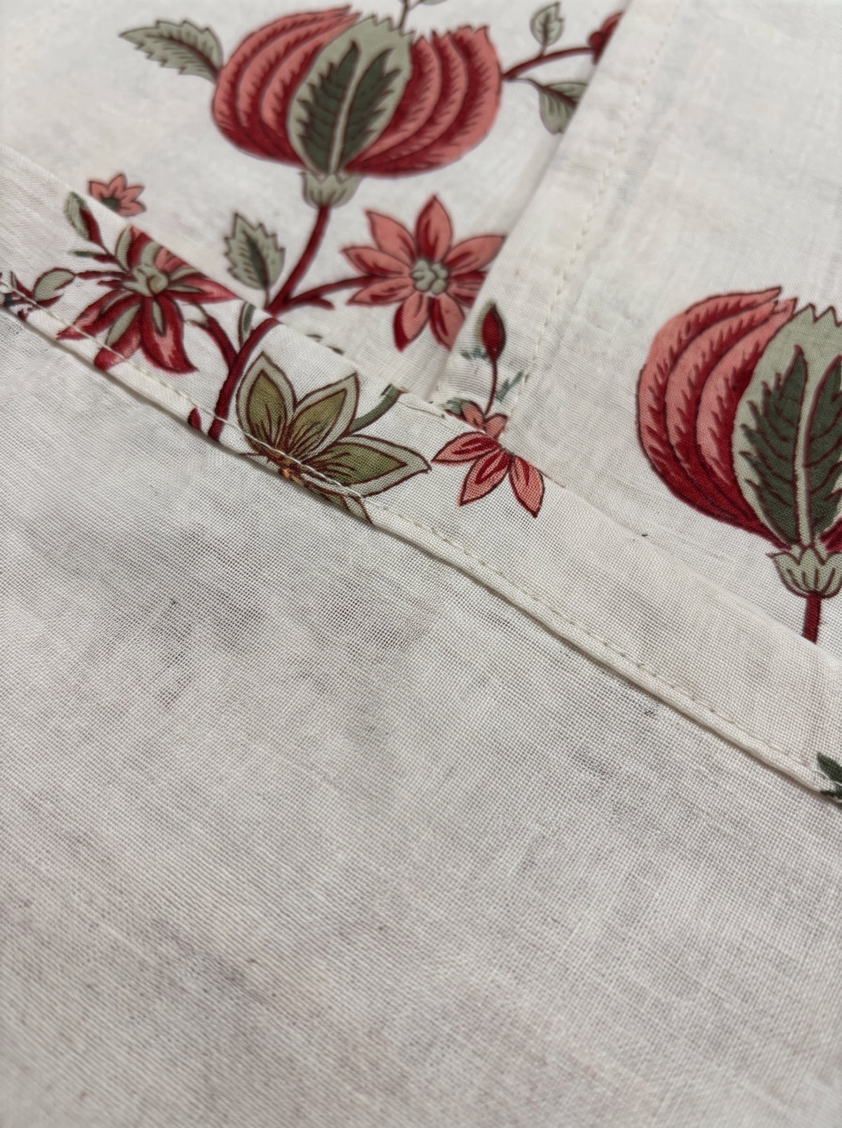OLIVE HOME White Elephant Palm Tree Cotton King Size Fitted Bedsheet Set