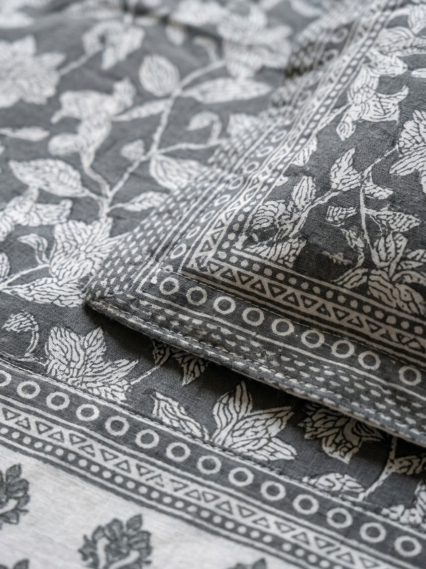 OLIVE HOME Grey Floral Jaal Cotton King Size Fitted Bedsheet Set