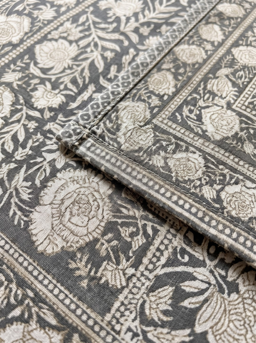 OLIVE HOME Grey Floral Jaal Cotton King Size Flat Bedsheet Set